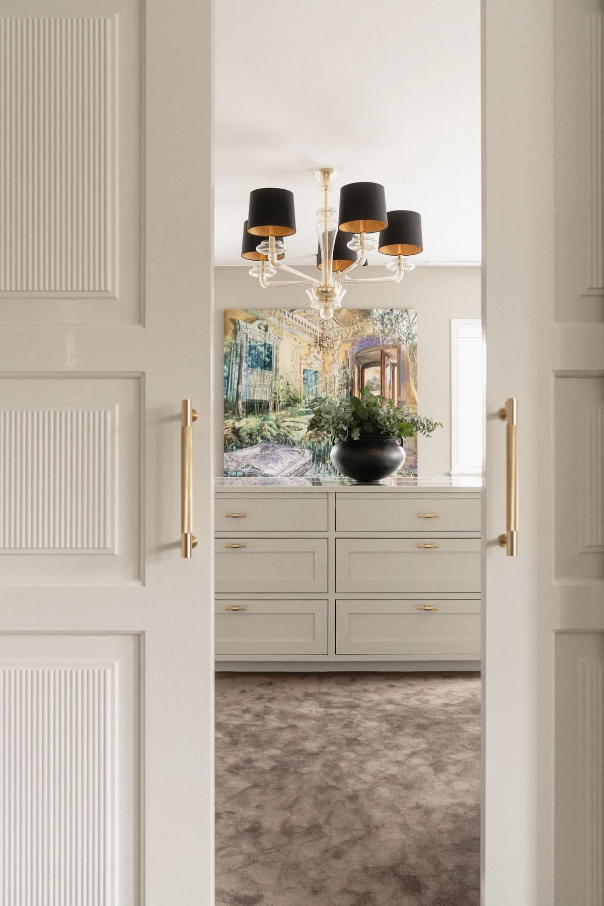 Specialdesignet snedkerinventar – køkken, badeværelse, garderobe og walk-in i egetræ, valnød og marmor med messing armatur · V.11 Aalborg · Aalborg · Riise Studio (54)